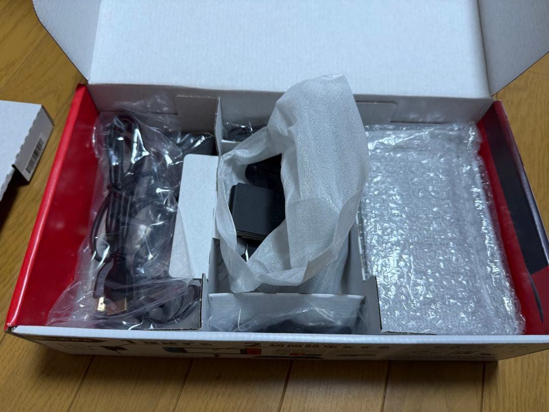 Nintendo Switch 本体 青/赤 Joy-Con付き　SD付き