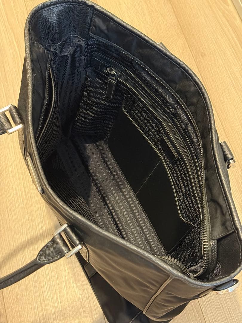 PRADA ブラック トートバッグ