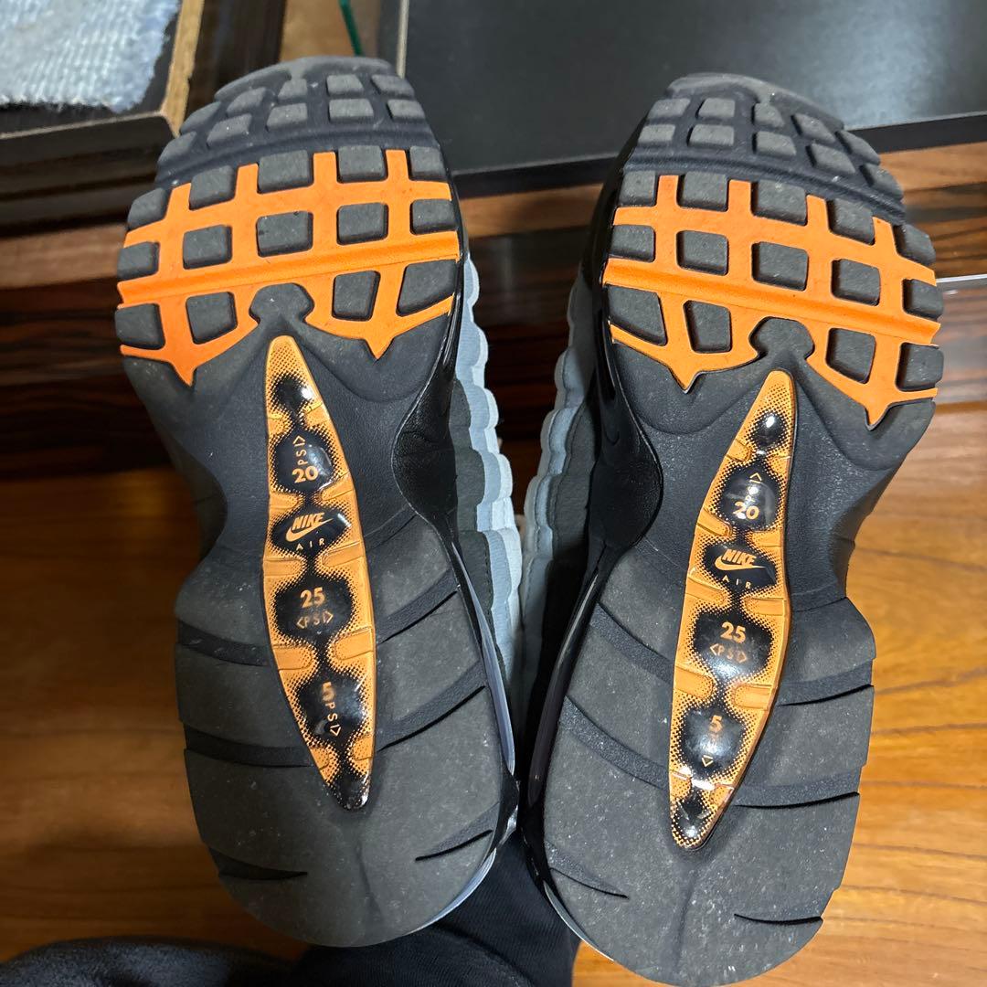 air max95 ブライトマンダリン