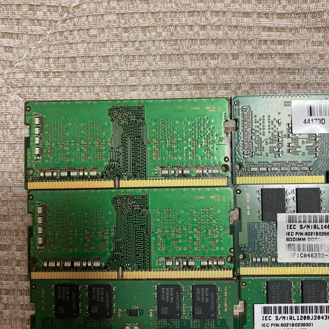 DDR4 4GB 8枚　メモリ