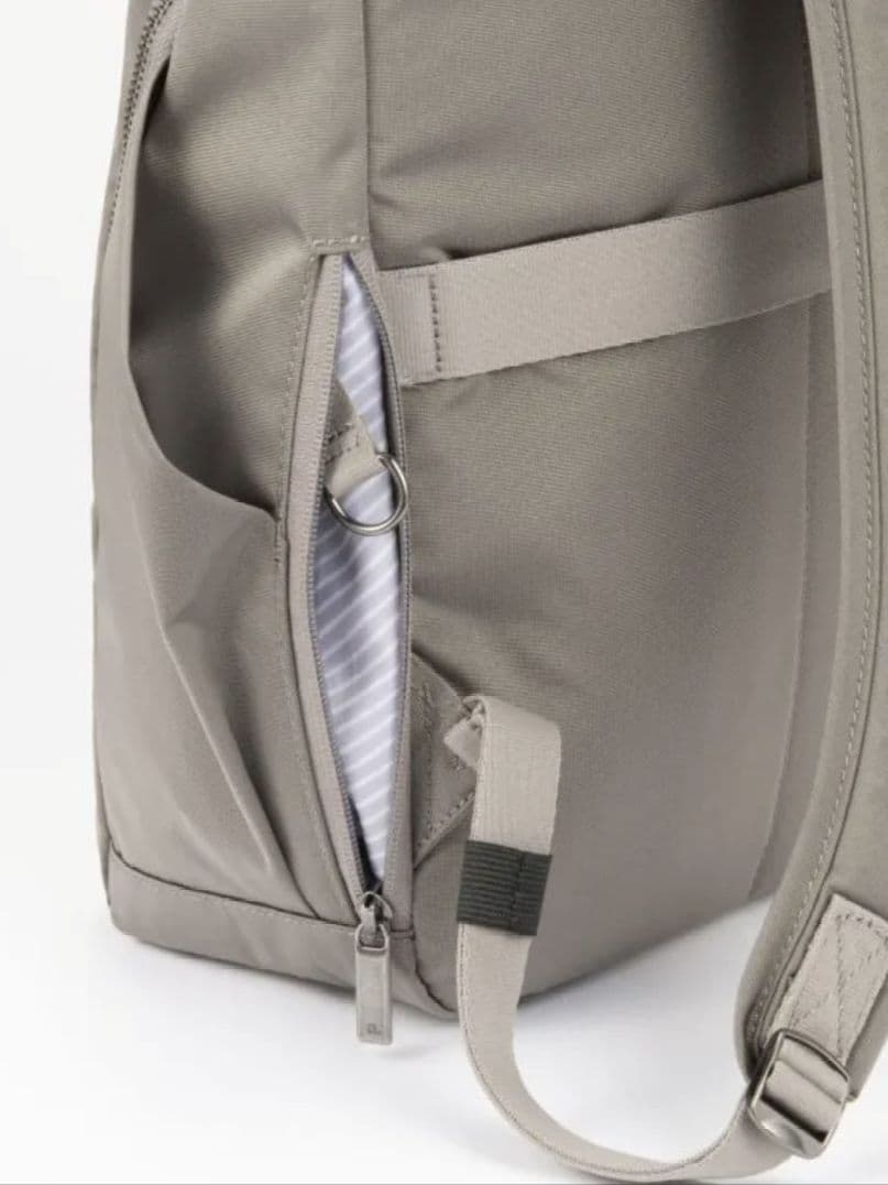 ACE　ルフィラ　A4 　リュック　グレージュ