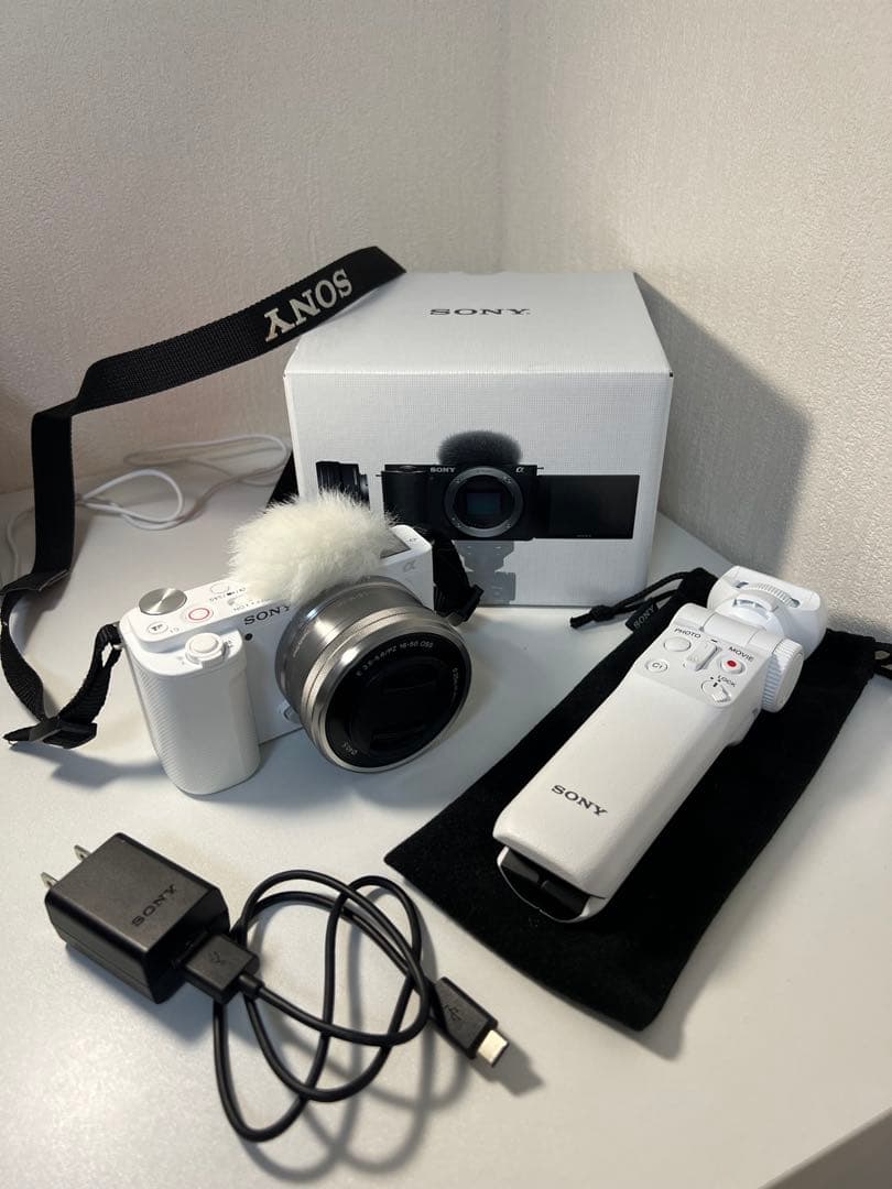 【美品】VLOGCAMZV-E10Lパワーズームレンズキットミラーレス一眼カメラ