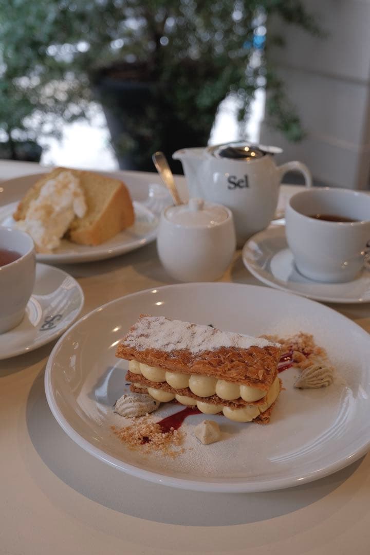 【美品】VLOGCAMZV-E10Lパワーズームレンズキットミラーレス一眼カメラ