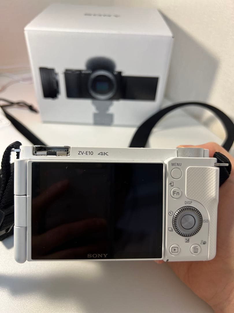 【美品】VLOGCAMZV-E10Lパワーズームレンズキットミラーレス一眼カメラ