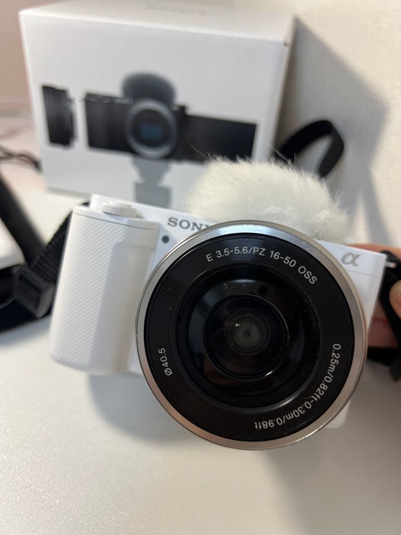 【美品】VLOGCAMZV-E10Lパワーズームレンズキットミラーレス一眼カメラ