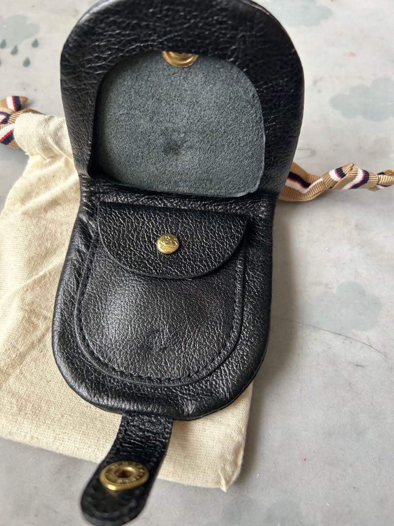 IL BISONTE イルビゾンテ 新品未使用ケース 黒 財布