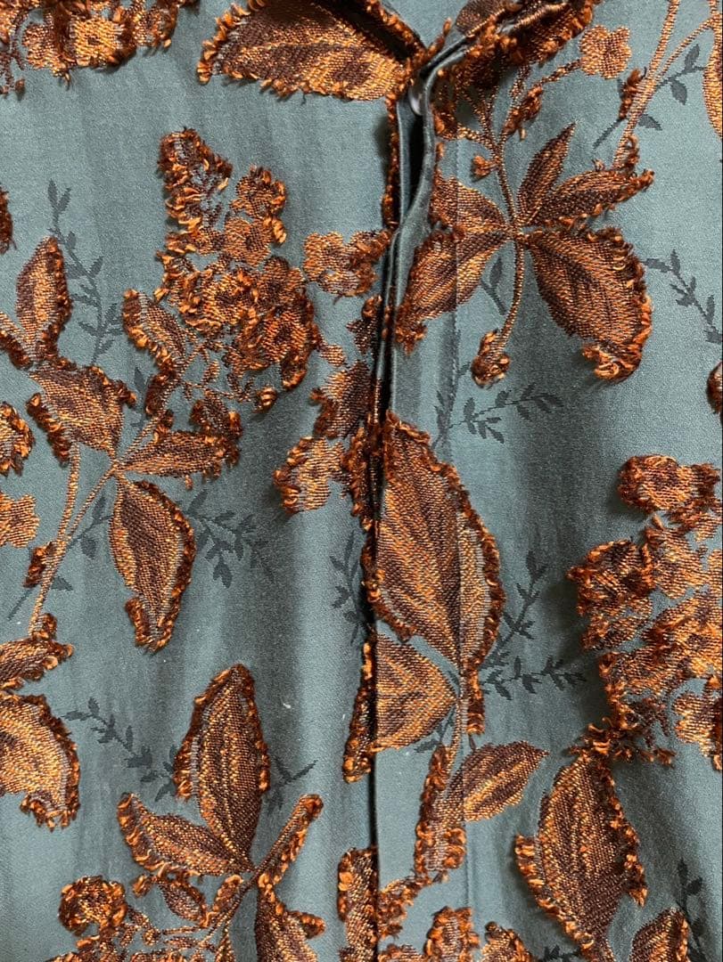 花柄刺繍 半袖シャツ 青色