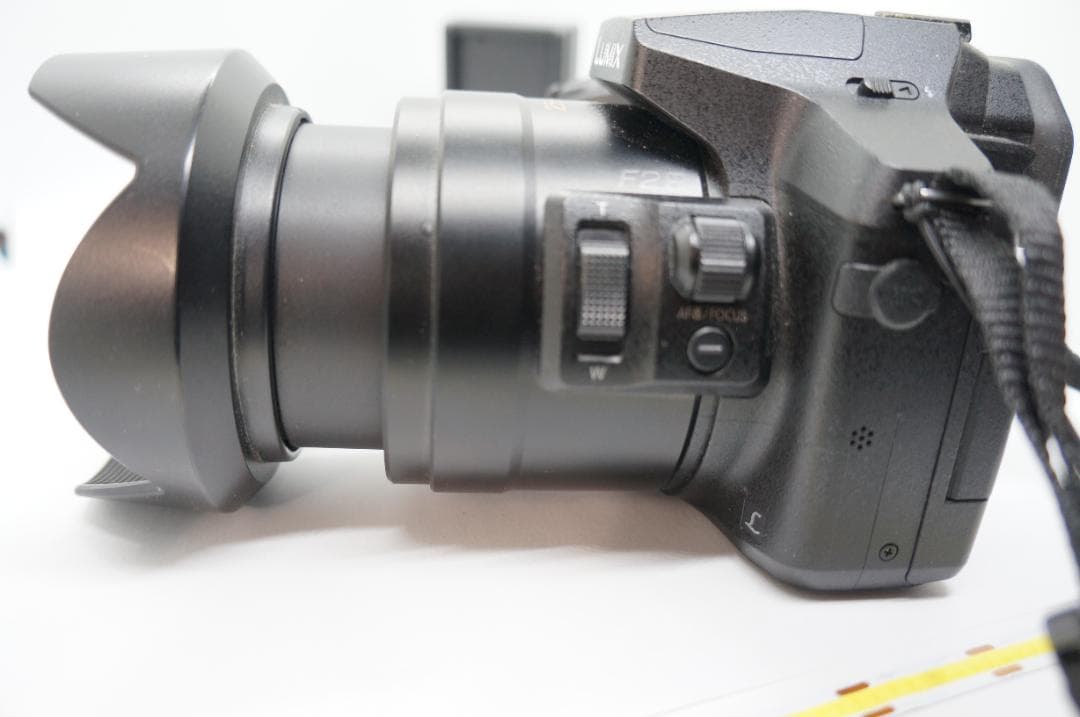 m*u様 LUMIX DMC-FZ300ミラーレス一眼カメラ バッテリー5個、充