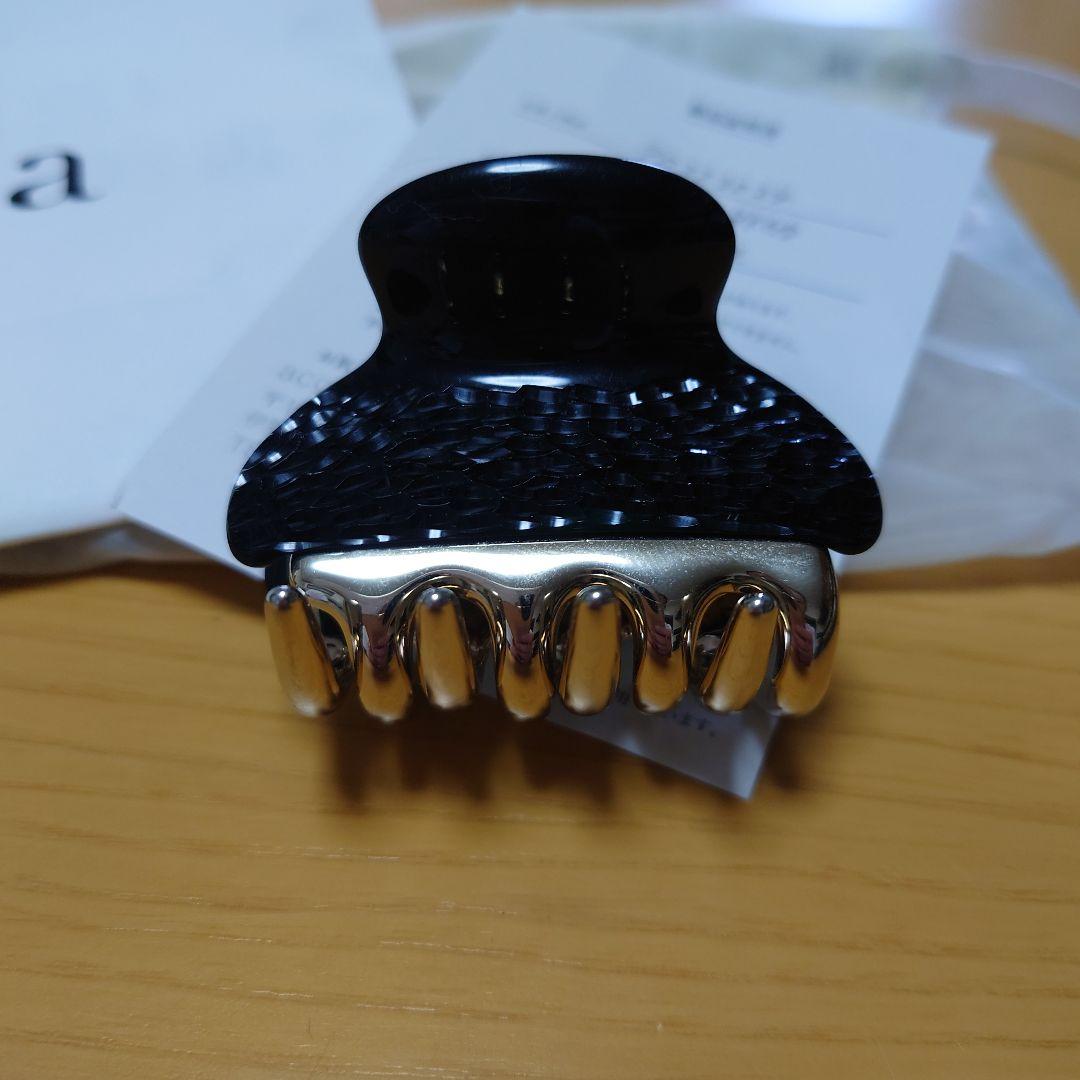 acca ヘアクリップ 黒/ゴールド