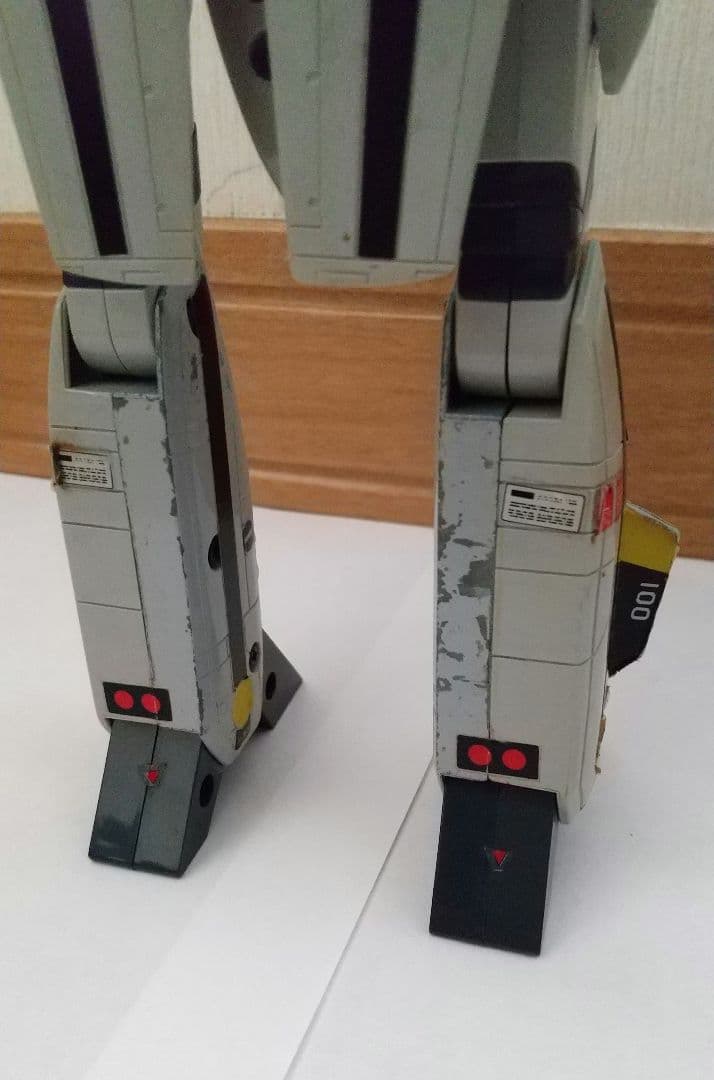 タカトクトイス マクロス バルキリー アーマード付き