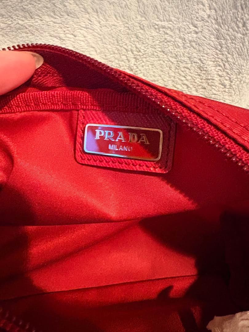 【新品】PRADA 赤 ポーチ