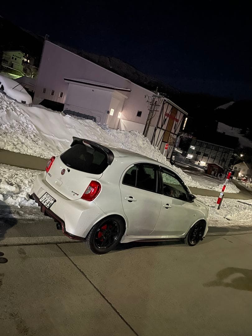 マーチニスモ マフラー