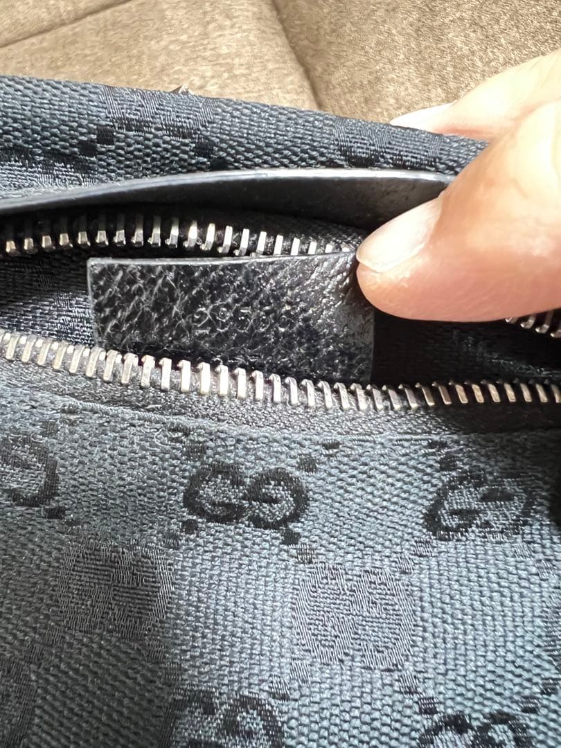 GUCCI ボディバッグ ブラック キャンバス