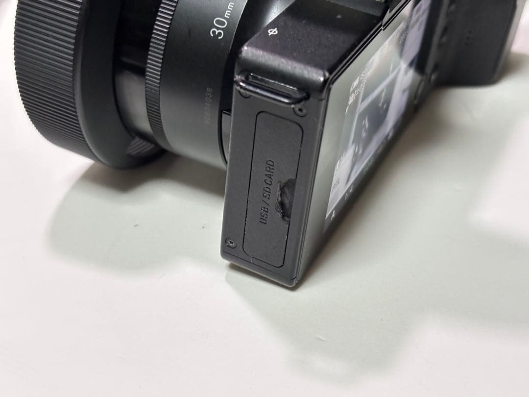 SIGMA dp2 quattro 30mm F2.8 ※ダイアルに不具合い有り