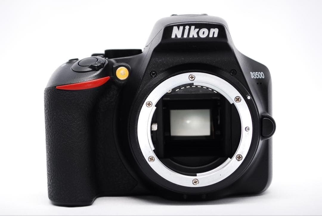 美品✨手ぶれ補正付き✨Nikon D3500✨軽量コンパクト✨一眼レフカメラ✨