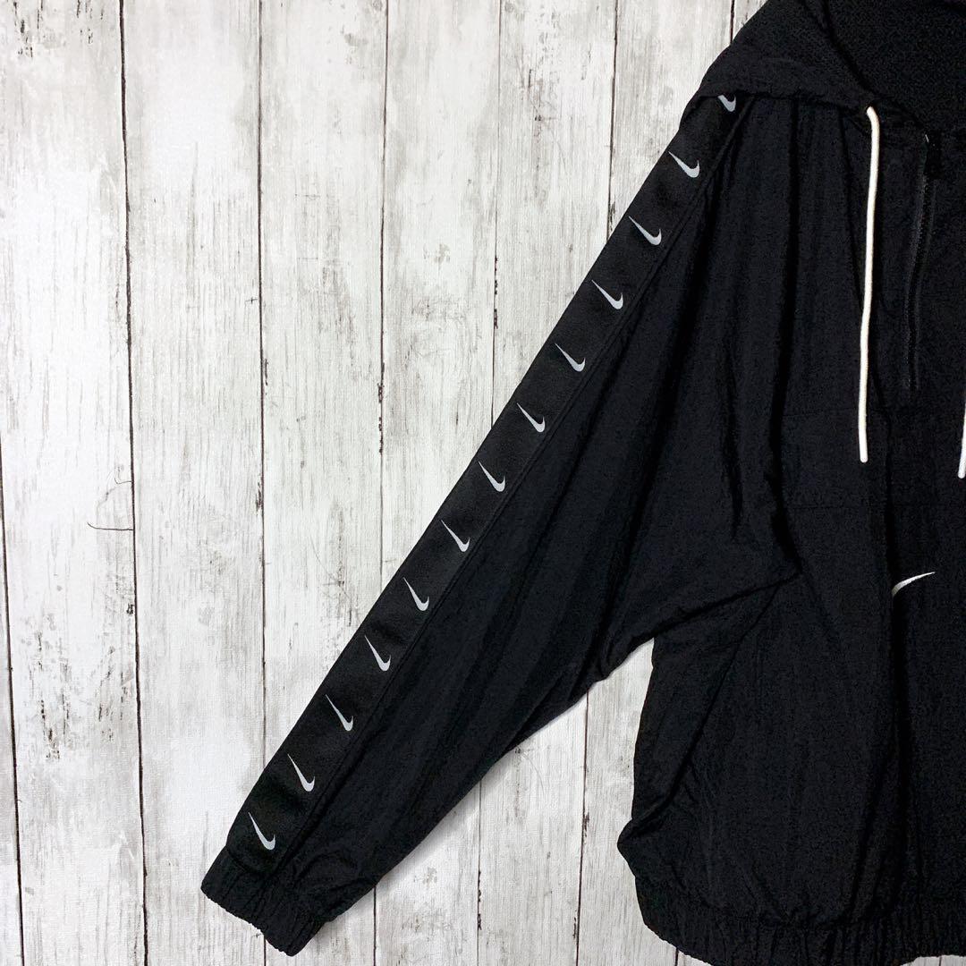 ナイキ アノラックパーカー 刺繍ロゴ サイドライン ビッグスウォッシュブラック