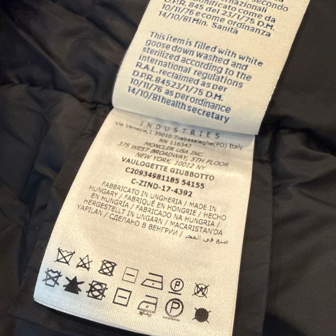 MONCLERブラックダウンジャケット