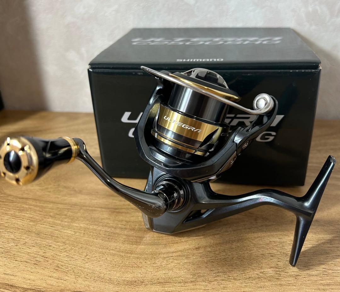 シマノ25アルテグラC2500SHG ゴメクサスハンドルノブ　純正ハンドルノブ付