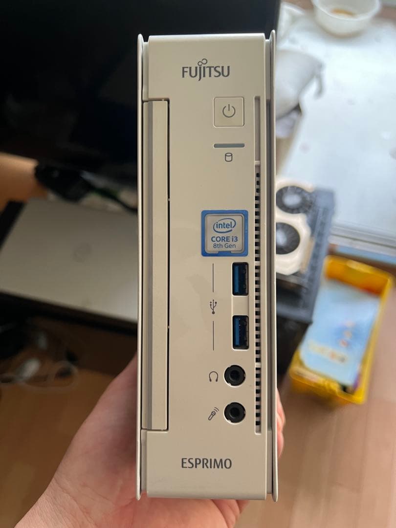 Fujitsu Esprimo ホワイト ノートPC