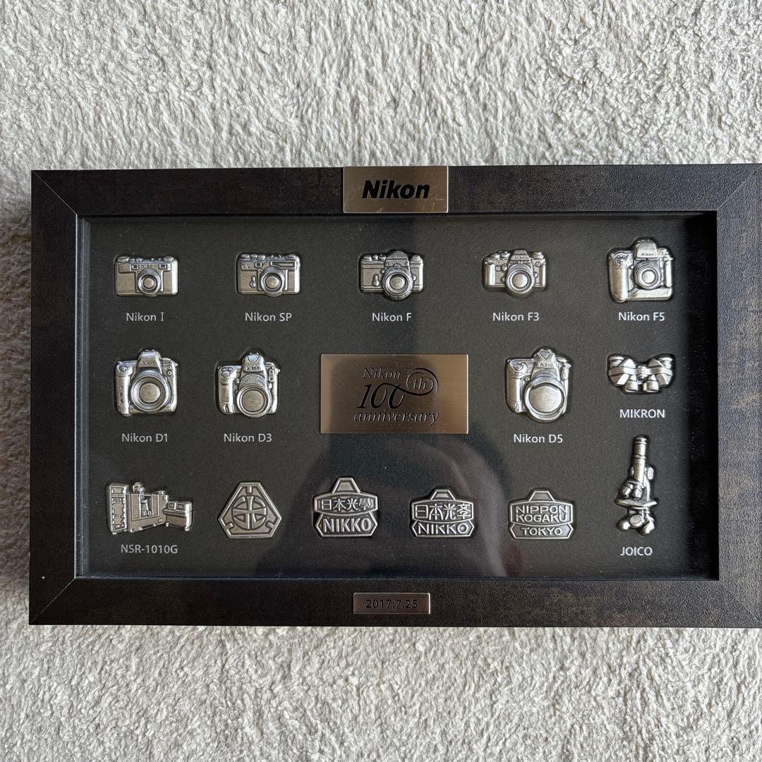 【非売品】Nikon100周年記念カメラモデルバッジ