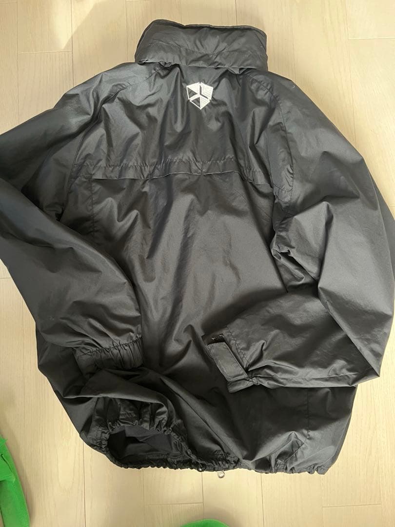 マンチェスターユナイテッド　ナイロンジャケット