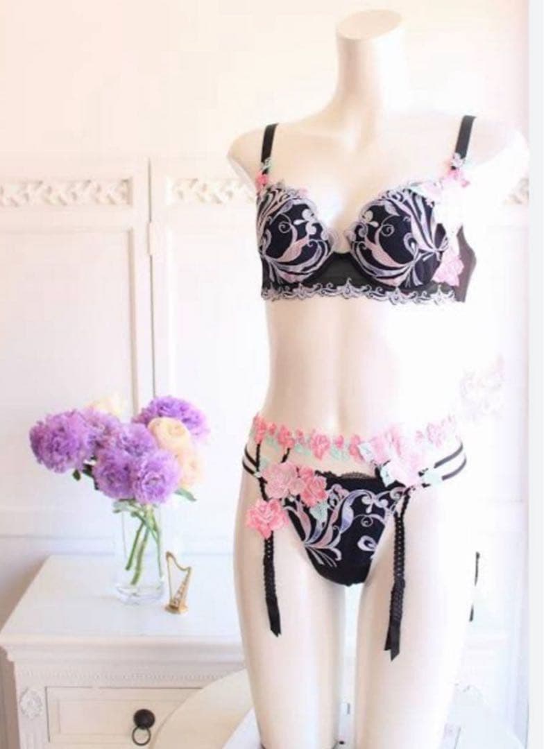 ワコール/サルート 66グループ 新品タグ付 P-upブラソング G65 BL