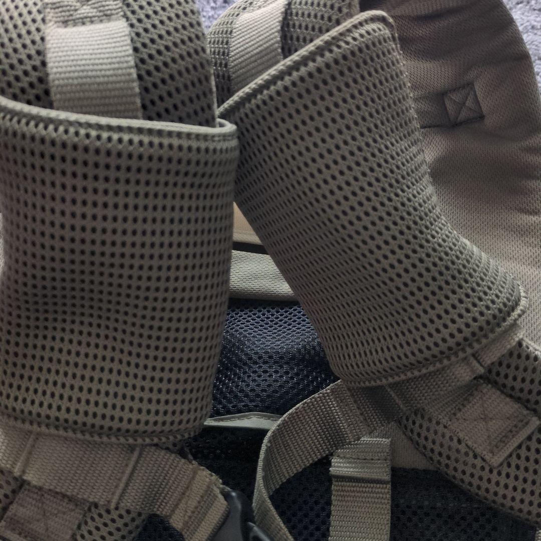 Aprica 抱っこ紐 カーキ　ラクリス　新品