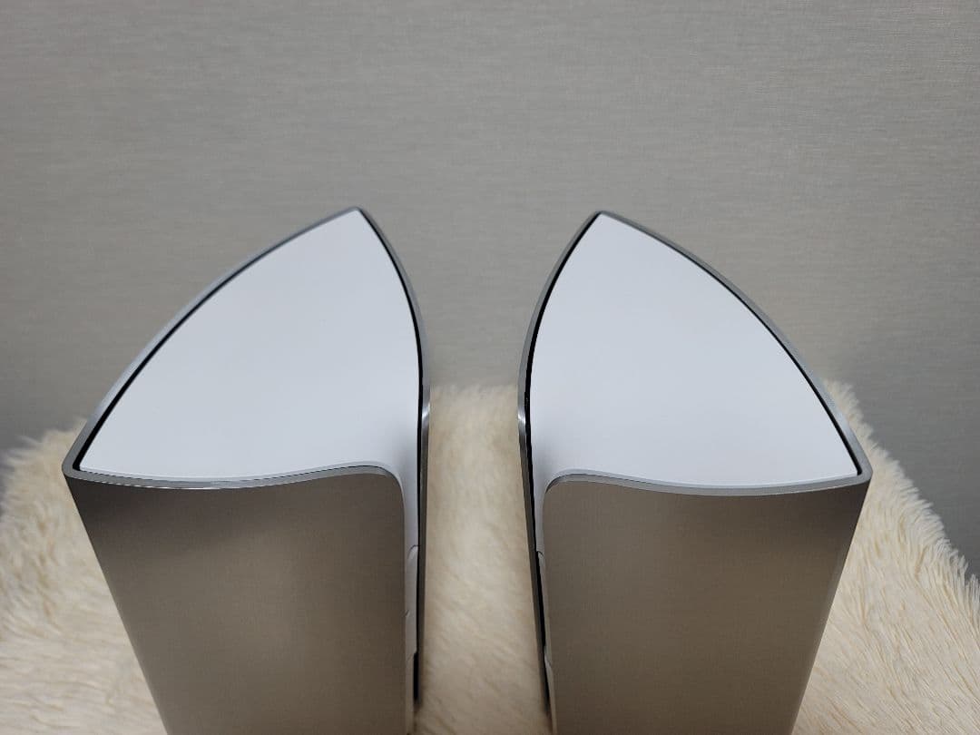 Bang&Olufsen Beolab 17（デスクスタンド付き）