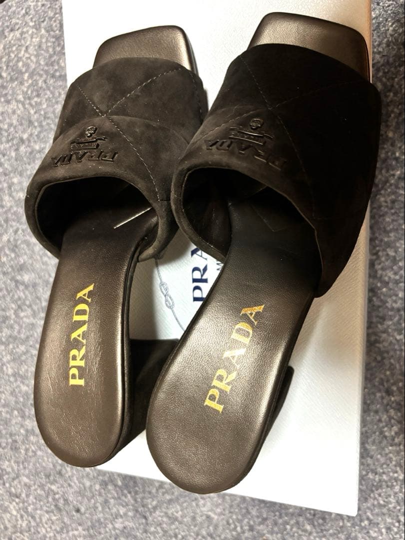 新品PRADA ステッチ￼スエード￼サンダル ブラック 1XX583 37
