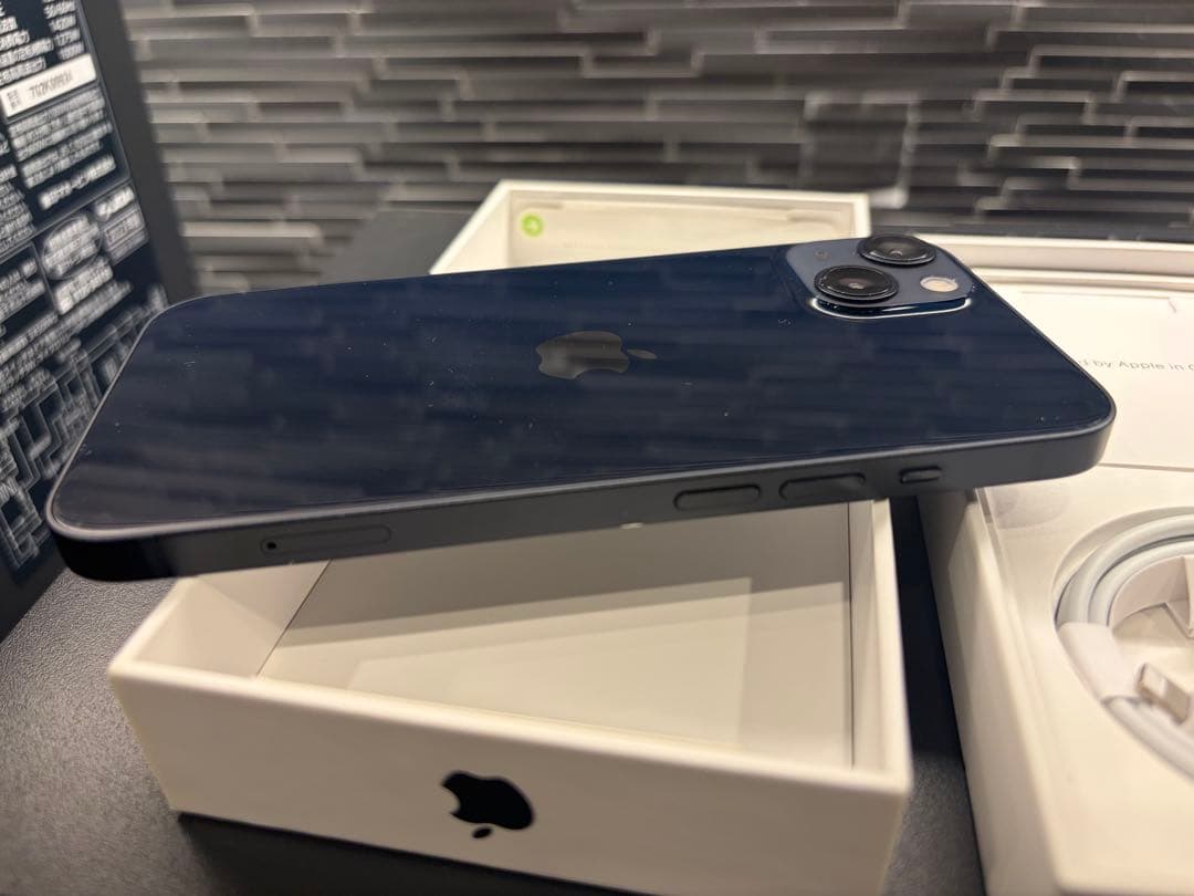 バッテリー交換済みiPhone13 未使用充電ケーブル256GB