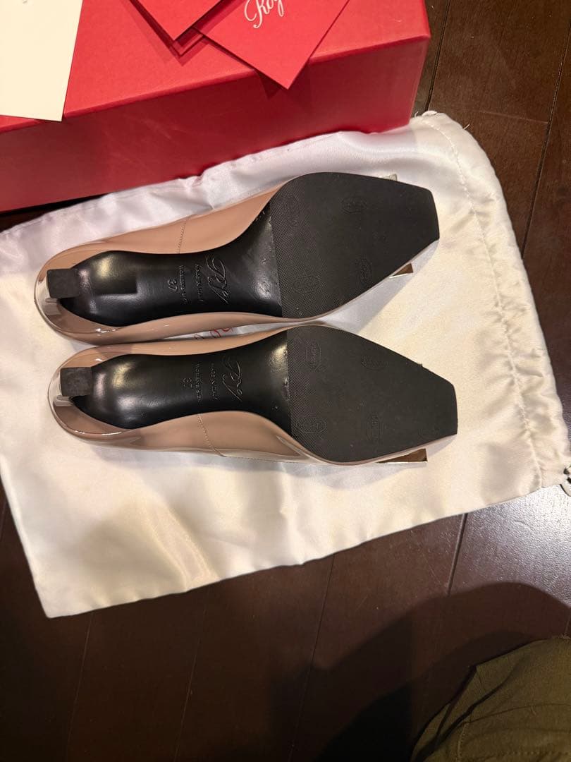 Roger Vivier ベージュ ハイヒールパンプス