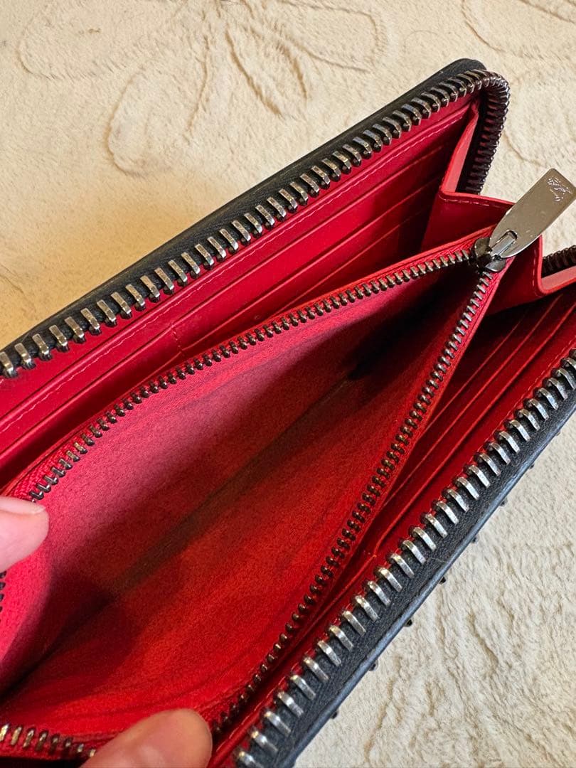 ルブタン 迷彩 スタッズ 長財布 クリスチャンルブタン