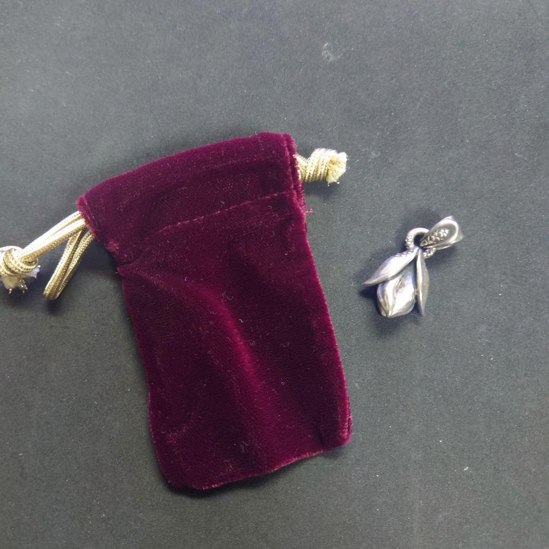 オ*ん様 ブラッディマリー シングルマーメイドフィン ペンダント トップ