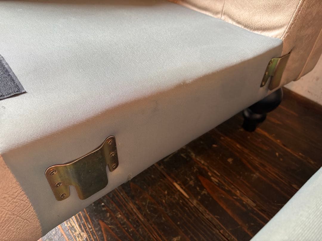 ベージュ ヴィンテージ チェスターフィールド風 ソファ レトロ