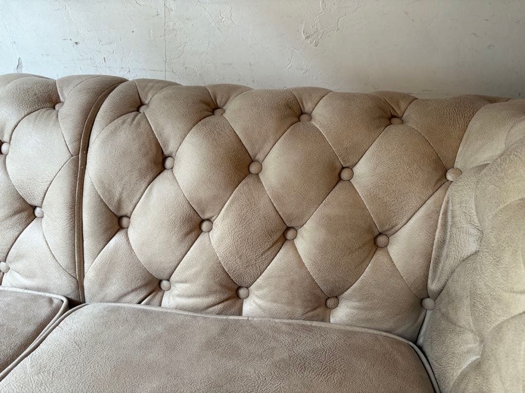 ベージュ ヴィンテージ チェスターフィールド風 ソファ レトロ