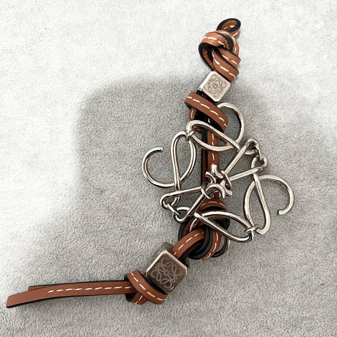 ロエベ アナグラム ダイス パーソナライズ レザー チャーム ストラップ