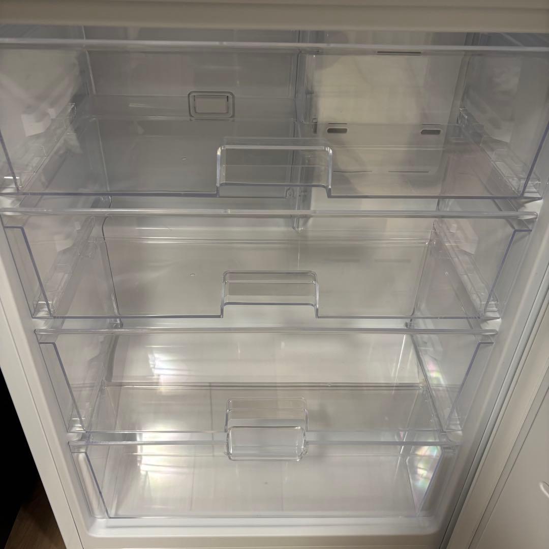 T*G様 アイリスオーヤマ 冷凍庫 KUSN-7A-W 66L 23年製 送料込