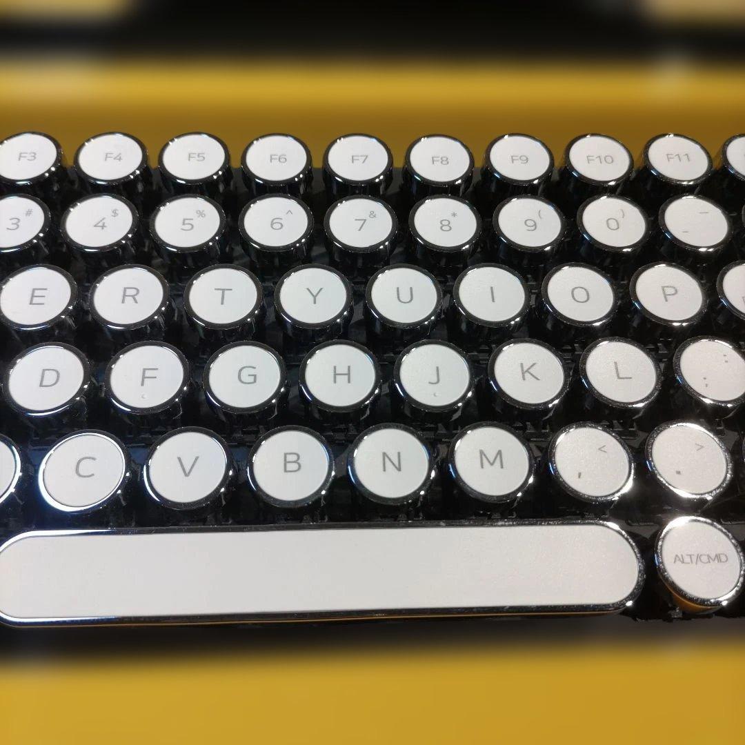 [美品] タイプライター風ワイヤレスキーボード「PENNA」マスタードイエロー