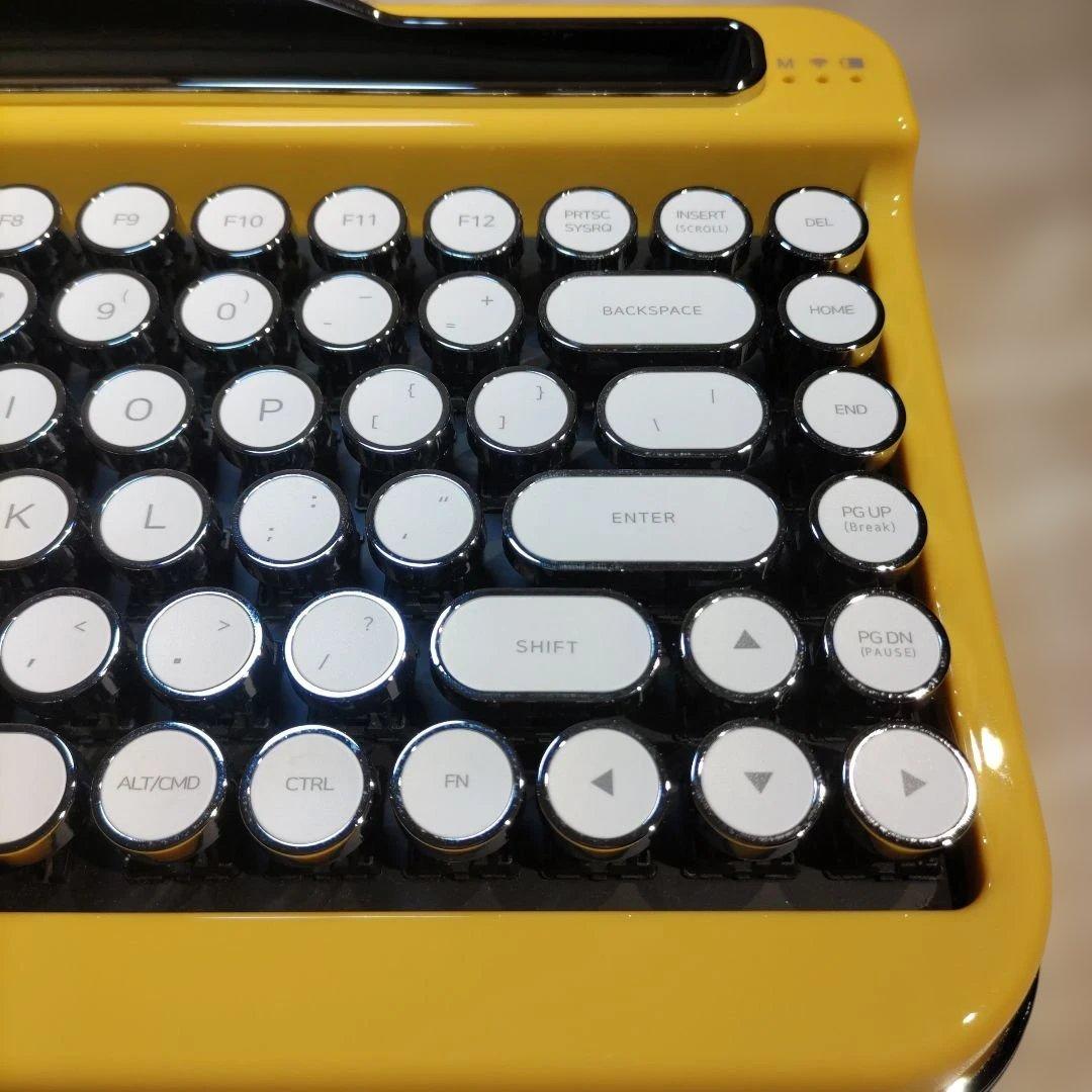 [美品] タイプライター風ワイヤレスキーボード「PENNA」マスタードイエロー