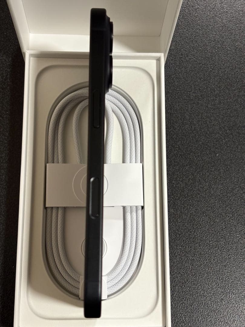 Apple iPhone16 ブラック 128GB 本体 美品 99%