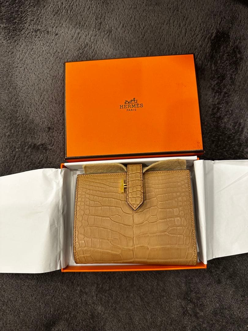HERMES ベアンコンパクト　ベージュ クロコダイル 二つ折り財布　新品