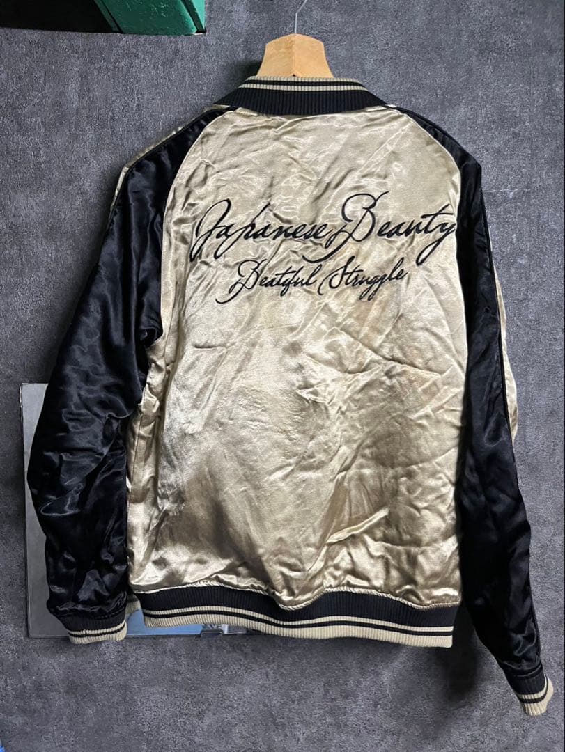 【美品】抜刀娘 スカジャン リバーシブル 刺繍 和柄 サテン Mサイズ