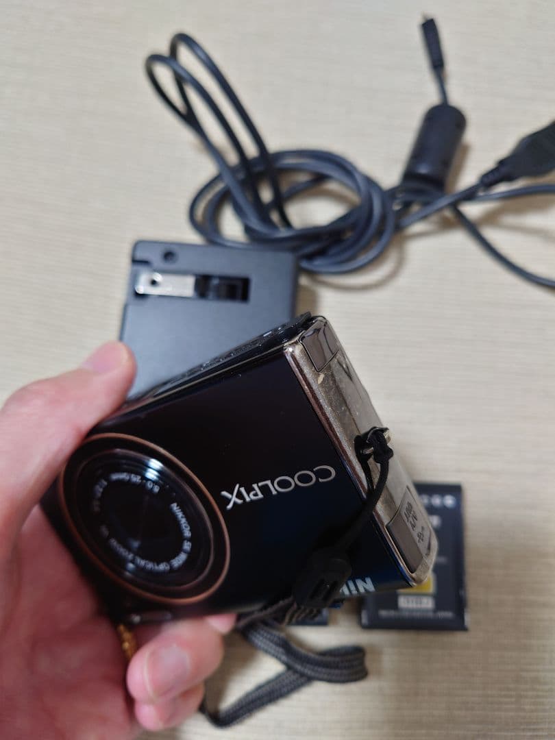 Nikon COOLPIX S640 本体 + バッテリー2個 + 充電器