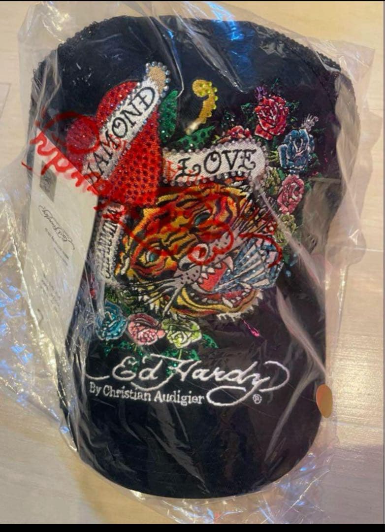 ちゃんみなAOD3代々木 新品未使用未開封 エドハーディー 刺繍 キャップ