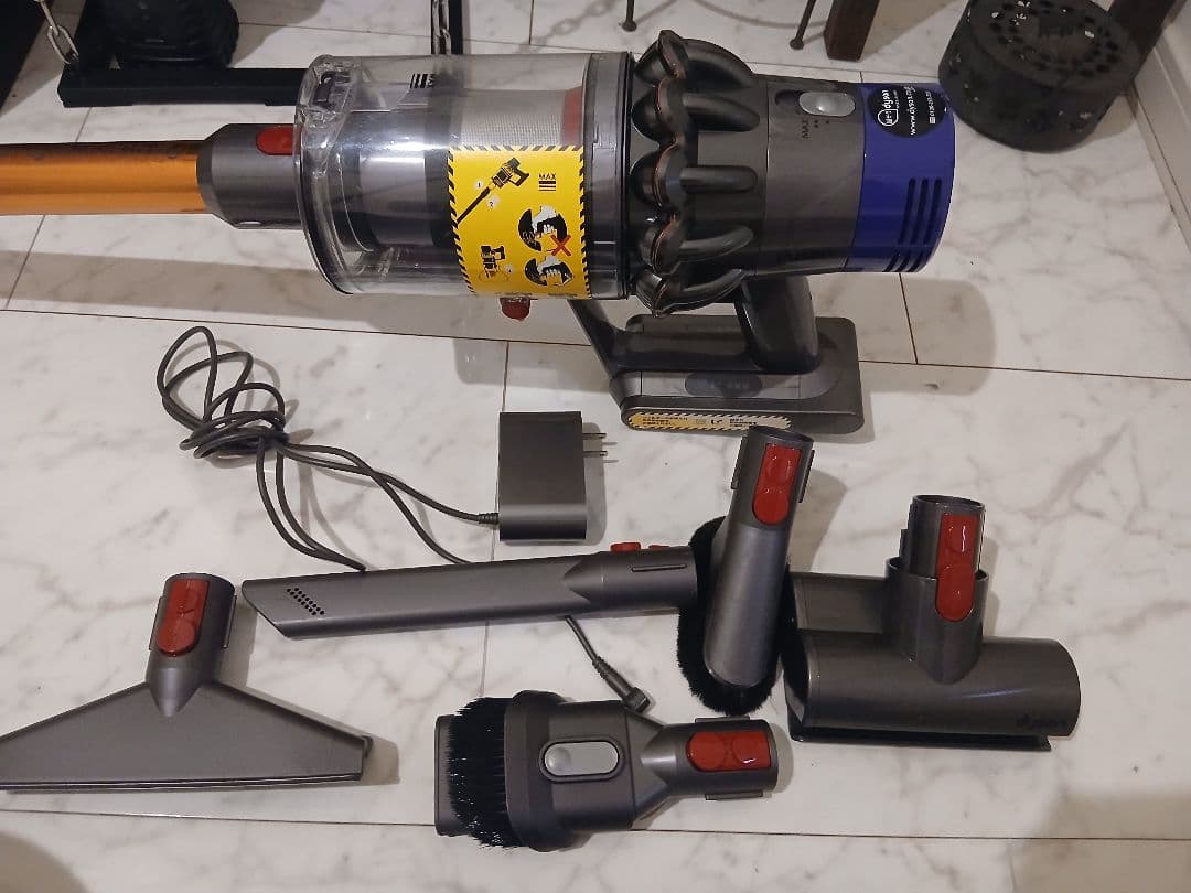 Dyson V10 Fluffy 本体一式 動作確認済