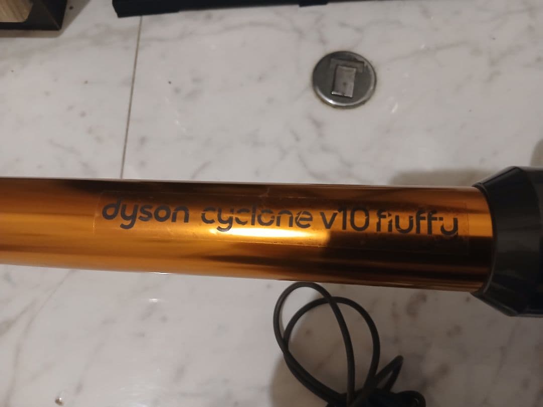 Dyson V10 Fluffy 本体一式 動作確認済