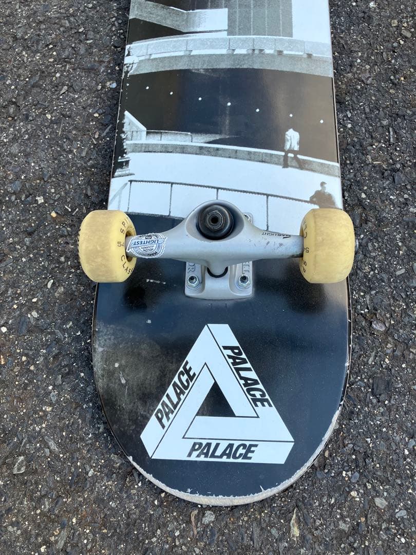 正規品　パレスロンドン　スケートボード　約３万円相当