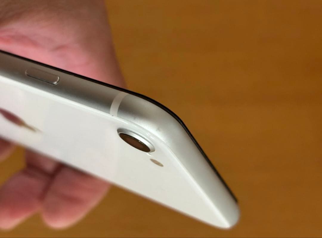 iPhone SE 第2世代64GB