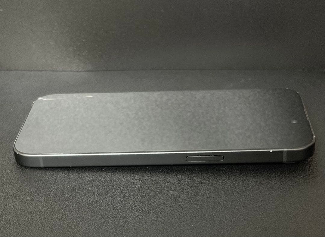 【訳あり】 iPhone15 128GB ブラック 本体 画面割れ