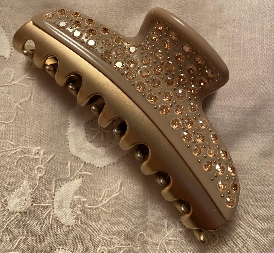新品未使用品 アレクサンドルドゥパリ☆スワロフスキー使用ベージュ色ヘアクリップ
